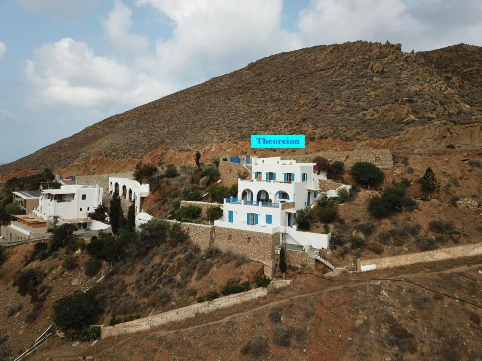 Tholária Theoreion מראה חיצוני תמונה
